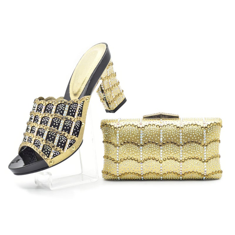 صندل حفلة مسائية بكعب عالٍ ورأس دائري مزين بالألماس مع حقيبة كلاتش مزخرفة بالألماس - Image 2